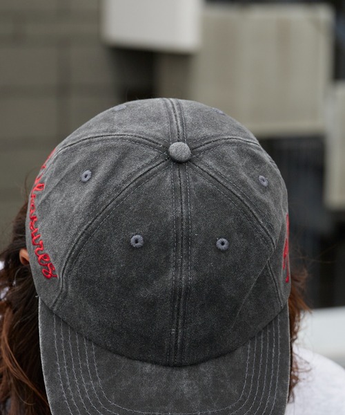 PLEASURES(プレジャー)の「PLEASURES/プレジャーズ SCRAWL POLO CAP ウォッシュ加工 6Pデニムキャップ 2026年春夏(キャップ・メンズ・ブラック・FREE)」の13枚目の写真