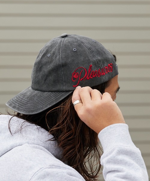 PLEASURES(プレジャー)の「PLEASURES/プレジャーズ SCRAWL POLO CAP ウォッシュ加工 6Pデニムキャップ 2026年春夏(キャップ・メンズ・ブラック・FREE)」の6枚目の写真