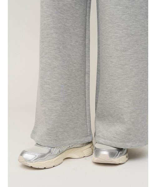 SNIDEL（スナイデル）の「ボンディングロングパンツ（スウェットパンツ・レディース・ライトブルー/グレー/ホワイト・1/0）」の11枚目の写真