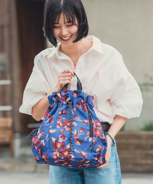 KiU（キウ）の「マルチウェイ 3WAYドローストリング リュック＆トート＆ショルダーバッグ(11L)（バックパック/リュック・レディース・アニマル/ブラック/ベージュ系その他/ブルー系その他・FREE）」の4枚目の写真