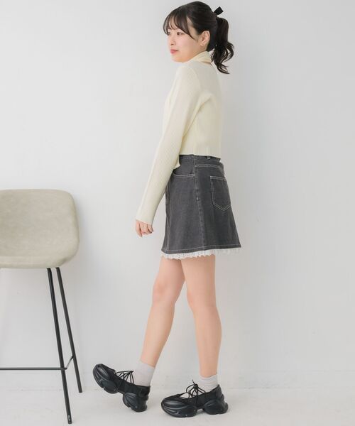 ems excite（エムズエキサイト）の「裾レースデニムミニSK（スカート・レディース・ブルー/ブラック・SMALL/MEDIUM）」の18枚目の写真