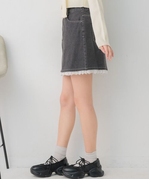 ems excite（エムズエキサイト）の「裾レースデニムミニSK（スカート・レディース・ブルー/ブラック・SMALL/MEDIUM）」の22枚目の写真