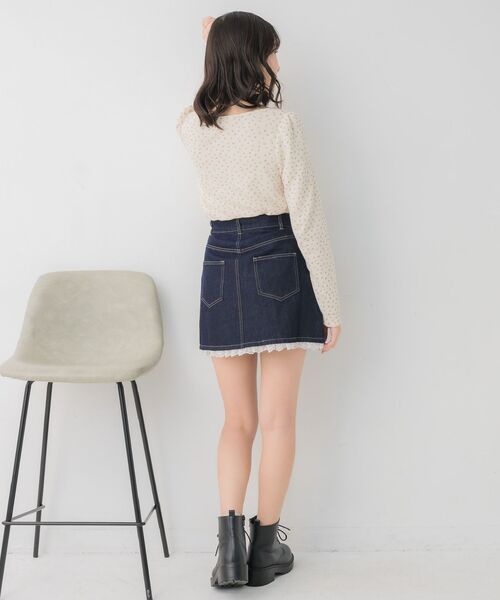ems excite（エムズエキサイト）の「裾レースデニムミニSK（スカート・レディース・ブルー/ブラック・SMALL/MEDIUM）」の6枚目の写真
