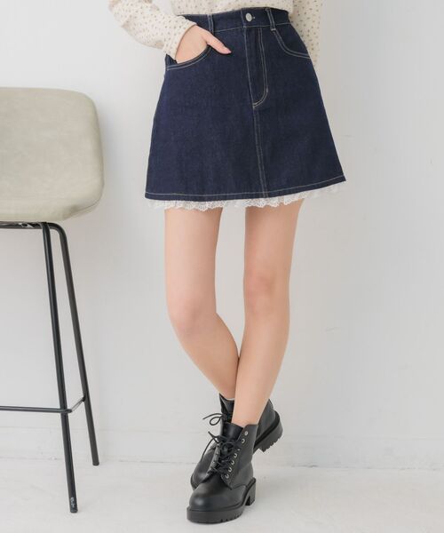 ems excite（エムズエキサイト）の「裾レースデニムミニSK（スカート・レディース・ブルー/ブラック・SMALL/MEDIUM）」の7枚目の写真
