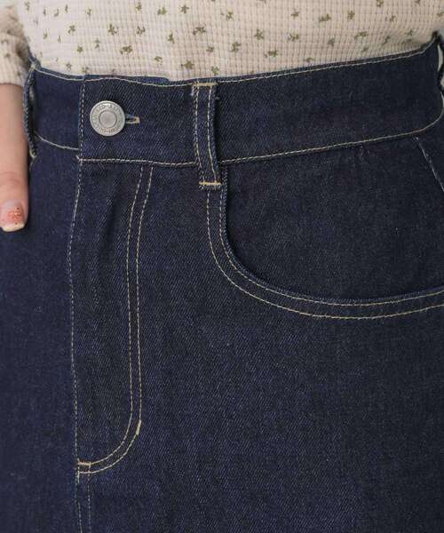 ems excite（エムズエキサイト）の「裾レースデニムミニSK（スカート・レディース・ブルー/ブラック・SMALL/MEDIUM）」の11枚目の写真