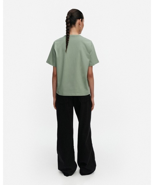 marimekko（マリメッコ）の「【ASIA　EXCLUSIVE】《kioski》Ae Erna Unikko /  t-shirt（Tシャツ/カットソー・レディース・ライトグリーン・X-SMALL/SMALL/LARGE/MEDIUM）」の3枚目の写真