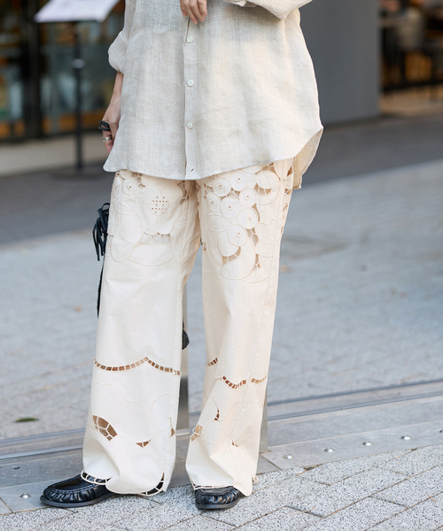 JOURNAL STANDARD（ジャーナルスタンダード）の「フラワーエンブロイダリースカラップパンツ（その他パンツ・レディース・ホワイト・FREE）」の9枚目の写真