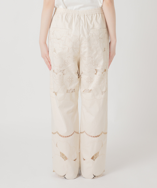 JOURNAL STANDARD（ジャーナルスタンダード）の「フラワーエンブロイダリースカラップパンツ（その他パンツ・レディース・ホワイト・FREE）」の13枚目の写真