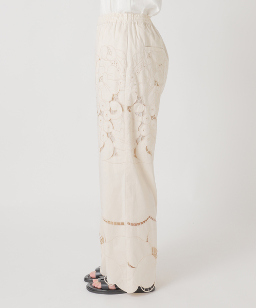 JOURNAL STANDARD（ジャーナルスタンダード）の「フラワーエンブロイダリースカラップパンツ（その他パンツ・レディース・ホワイト・FREE）」の14枚目の写真