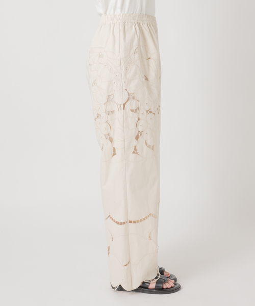 JOURNAL STANDARD（ジャーナルスタンダード）の「フラワーエンブロイダリースカラップパンツ（その他パンツ・レディース・ホワイト・FREE）」の15枚目の写真