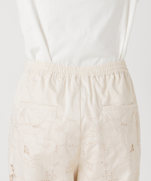 JOURNAL STANDARD（ジャーナルスタンダード）の「フラワーエンブロイダリースカラップパンツ（その他パンツ・レディース・ホワイト・FREE）」の16枚目の写真