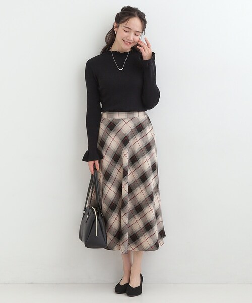 SHOO・LA・RUE(シューラルー)の「【S-LL】立体感が際立つ モールチェックフレアスカート(スカート・レディース・ネイビー系1/ベージュ系その他4・04/03/02/01)」の16枚目の写真