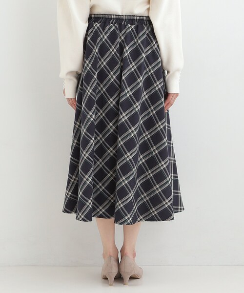 SHOO・LA・RUE(シューラルー)の「【S-LL】立体感が際立つ モールチェックフレアスカート(スカート・レディース・ネイビー系1/ベージュ系その他4・04/03/02/01)」の5枚目の写真