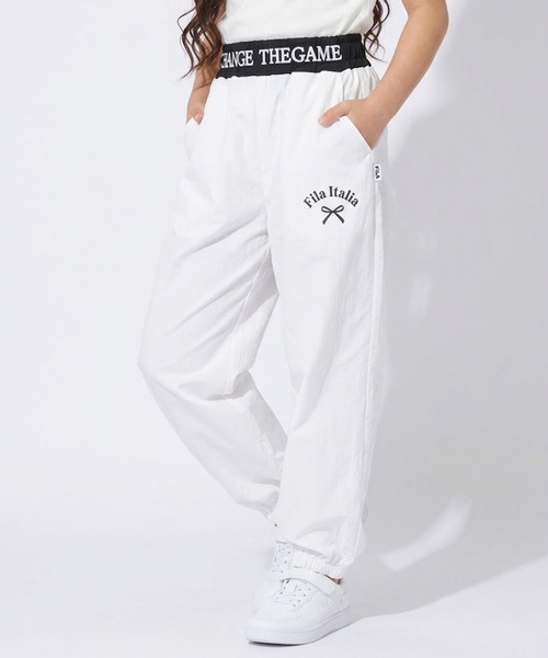 FILA(フィラ)の「FILA/フィラ ガールズ パラシュートパンツ(その他パンツ・キッズ・オフホワイト/ブラック・120cm/110cm/130cm)」の2枚目の写真