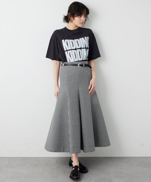 Whim Gazette（ウィムガゼット）の「KIDDINGロゴTシャツ（Tシャツ/カットソー・レディース・オフホワイト/チャコールグレー/ピンクベージュ・FREE）」の6枚目の写真