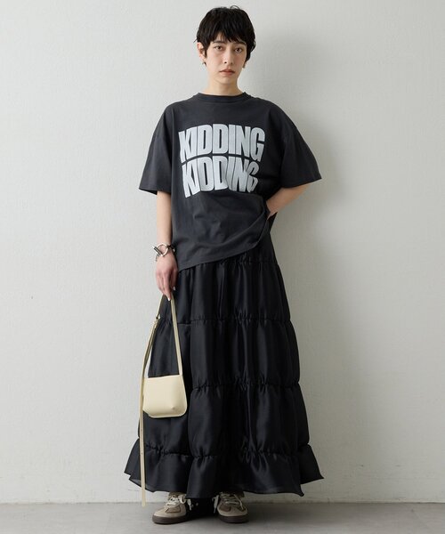 Whim Gazette（ウィムガゼット）の「KIDDINGロゴTシャツ（Tシャツ/カットソー・レディース・オフホワイト/チャコールグレー/ピンクベージュ・FREE）」の15枚目の写真