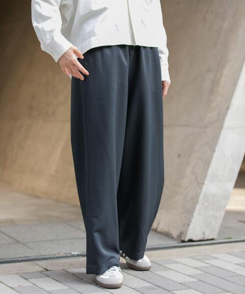 FORK&SPOON（フォークアンドスプーン）の「FORK&SPOON　ヴィンテージツイルイージーパンツ（その他パンツ・レディース・ネイビー/ベージュ・1/2）」の2枚目の写真