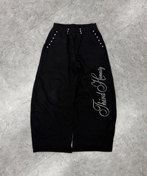 ATMARK(アットマーク)の「《2サイズ展開 / UNISEX 》ATMARK ラインストーンロゴ リベットデザインスウェットバレルパンツ セットアップ可能(スウェットパンツ・メンズ・ブラック/ブラック×ピンク/グレー/グレー×ピンク・M/L)」の16枚目の写真