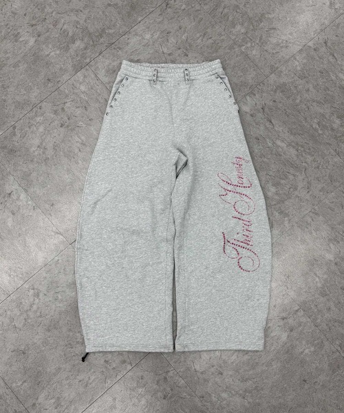 ATMARK(アットマーク)の「《2サイズ展開 / UNISEX 》ATMARK ラインストーンロゴ リベットデザインスウェットバレルパンツ セットアップ可能(スウェットパンツ・メンズ・ブラック/ブラック×ピンク/グレー/グレー×ピンク・M/L)」の18枚目の写真
