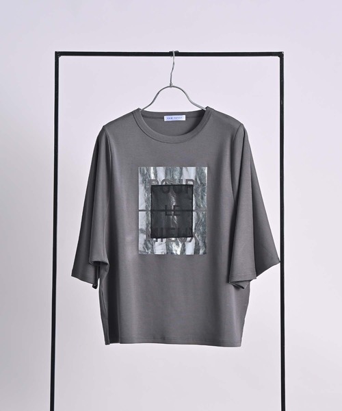RAW FUDGE(ローファッジ)の「ボックスロゴ箔プリントTシャツ(Tシャツ/カットソー・レディース・ブラック/オフホワイト/チャコールグレー・M)」の12枚目の写真