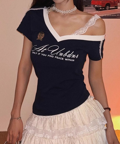 Teem Store(チームストア)の「サイドラインゲームデザイン ワンショルレース紐プリント VネックTシャツ(Tシャツ/カットソー・レディース・ネイビー/グレー・F)」の6枚目の写真