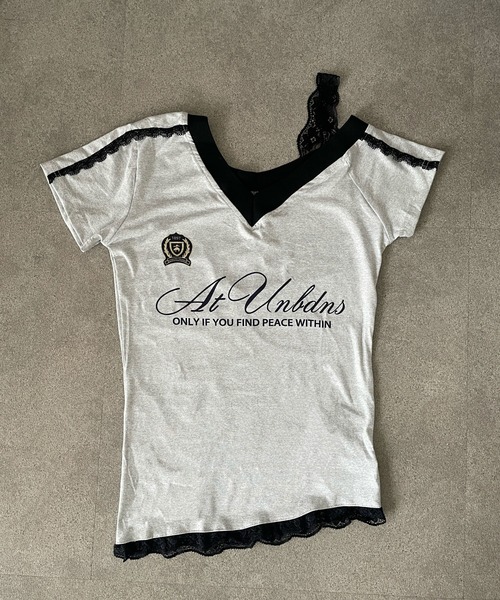 Teem Store(チームストア)の「サイドラインゲームデザイン ワンショルレース紐プリント VネックTシャツ(Tシャツ/カットソー・レディース・ネイビー/グレー・F)」の21枚目の写真