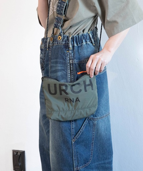 URCH RNA(アーチ アールエヌエー)の「E5236 リバーシブルDEツカエルサコッシュ(ショルダーバッグ・レディース・オリーブ/ブラック・FREE)」の2枚目の写真