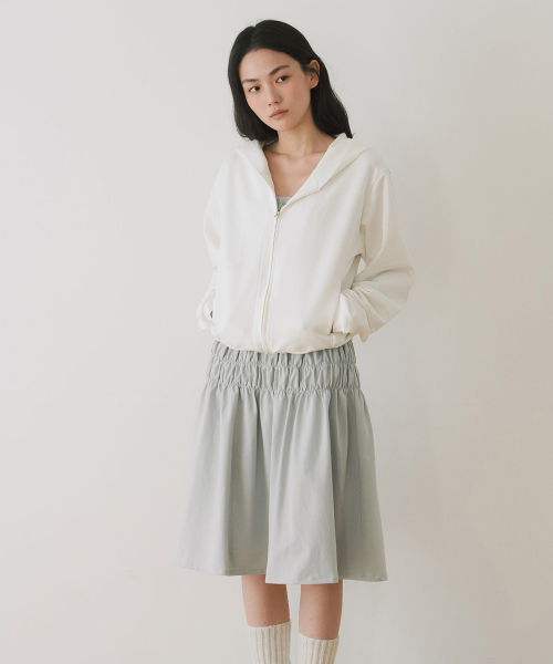 YEARNING(イヤニング)の「REGULAR JERSEY HOODIE ZIP-UP, IVORY(パーカー・レディース・その他・FREE)」の4枚目の写真