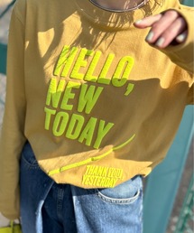 mi via loca（ミヴィアロカ）の「【United Athle】HELLO, NEW TODAY 発泡プリントロゴロンT（Tシャツ/カットソー）」