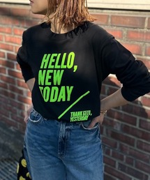mi via loca（ミヴィアロカ）の「【United Athle】HELLO, NEW TODAY 発泡プリントロゴロンT（Tシャツ/カットソー）」