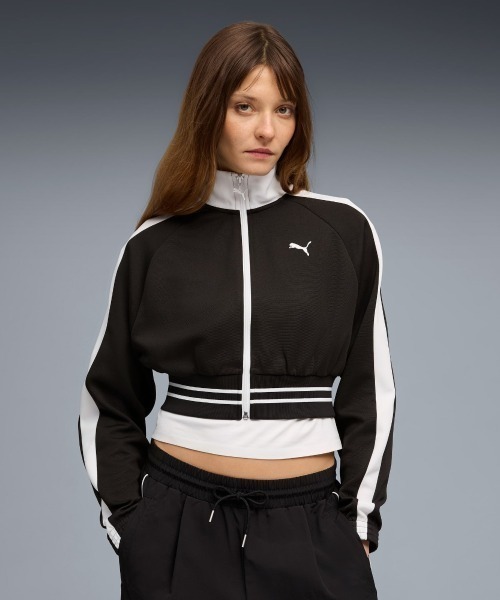 PUMA(プーマ)の「PUMA T7 PIQUE RELAXED CROPPED TRACK JACKET(プーマ T7 ピケ リラックスド クロップド トラックジャケット)(ジャージ・レディース・レッド系/ブラック系・SMALL/MEDIUM/LARGE)」の2枚目の写真
