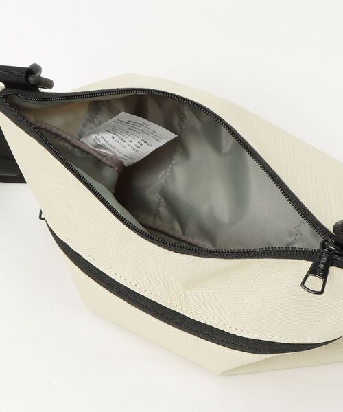 KELTY(ケルティ)の「ケルティ ES FLAT POUCH SM(ショルダーバッグ・メンズ・その他・ONE SIZE)」の3枚目の写真