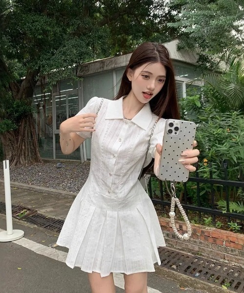 SHEPP(シープ)の「パフスリーブ襟付きプリーツミニワンピース(ワンピース・レディース・ホワイト/ブラック・S/M)」の10枚目の写真