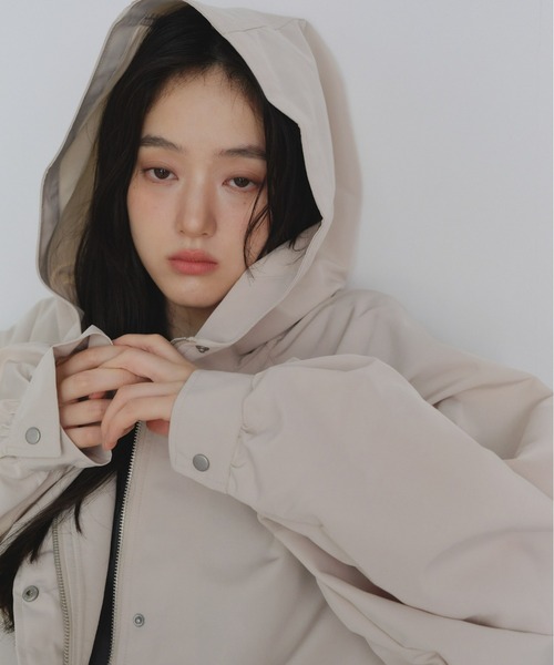 P.V.T(ピーブイティー)の「定番フードマウンテンパーカー(マウンテンパーカー・レディース・Black/Beige・M)」の1枚目の写真