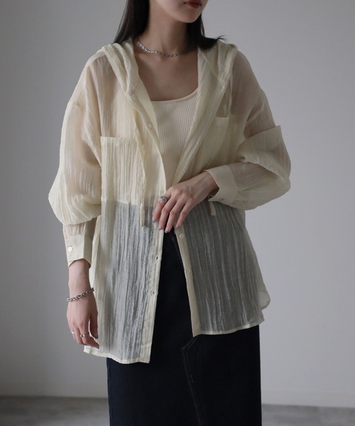 YENNA(イェンナ)の「フードシアーシャツ(シャツ/ブラウス・レディース・ピンク/イエロー/ホワイト/ブラック・FREE)」の3枚目の写真