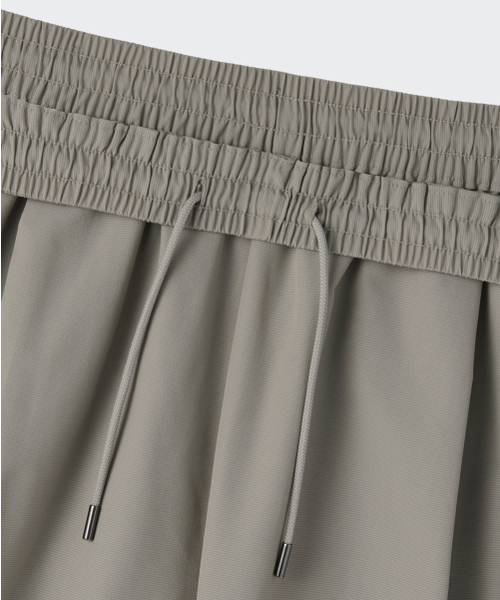 MUSINSA STANDARD（ムシンサスタンダード）の「エアリードットワイドバンディングパンツ[グレイッシュベージュ]（スラックス・メンズ・その他・38/40/42/33/34/36/30/31/32/27/28/29/26）」の4枚目の写真