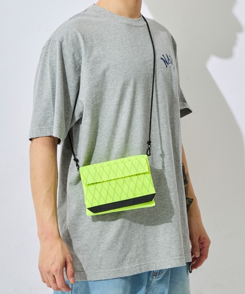 ムラサキスポーツ（ムラサキスポーツ）の「DEAR LAUREL/ディアローレル ショルダーバック サコッシュ DLA6S05013（ショルダーバッグ・メンズ・ホワイト/ブラック/イエロー・ONE）」の3枚目の写真