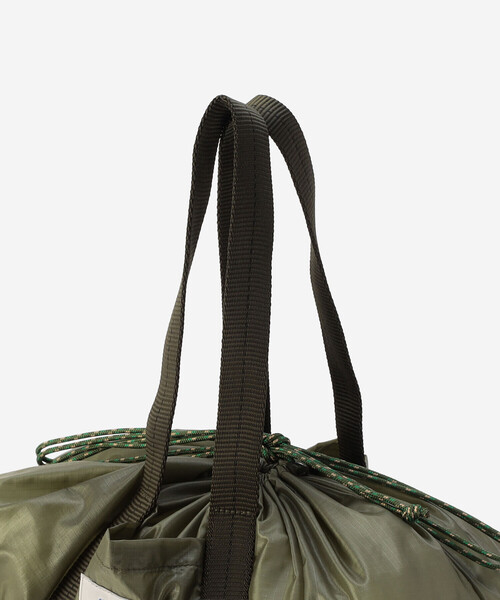 Epperson Mountaineering(エパーソンマウンテニアリング)の「Epperson Mountaineering | ランチバッグ S OLIVE UNISEX(トートバッグ・レディース・オリーブ・ONE)」の6枚目の写真