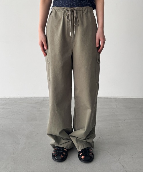 CANAL JEAN(キャナルジーン)の「COIN コットンカーゴイージーパンツ(その他パンツ・レディース・アイボリー/カーキ/チャコールグレー・ONE SIZE)」の11枚目の写真