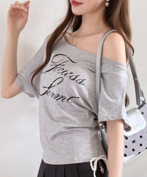 Ada.(エイダ)の「フロント ロゴ プリント ワンショルダー カットソー(Tシャツ/カットソー・レディース・ブラック/グレー/ホワイト/イエロー・FREE)」の3枚目の写真