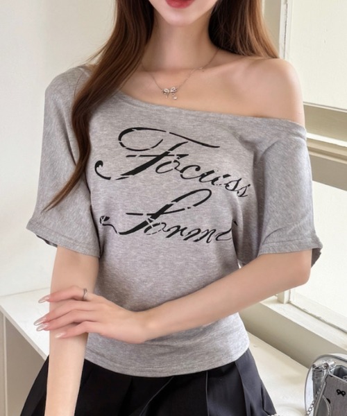 Ada.(エイダ)の「フロント ロゴ プリント ワンショルダー カットソー(Tシャツ/カットソー・レディース・ブラック/グレー/ホワイト/イエロー・FREE)」の16枚目の写真