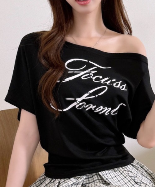 Ada.(エイダ)の「フロント ロゴ プリント ワンショルダー カットソー(Tシャツ/カットソー・レディース・ブラック/グレー/ホワイト/イエロー・FREE)」の9枚目の写真