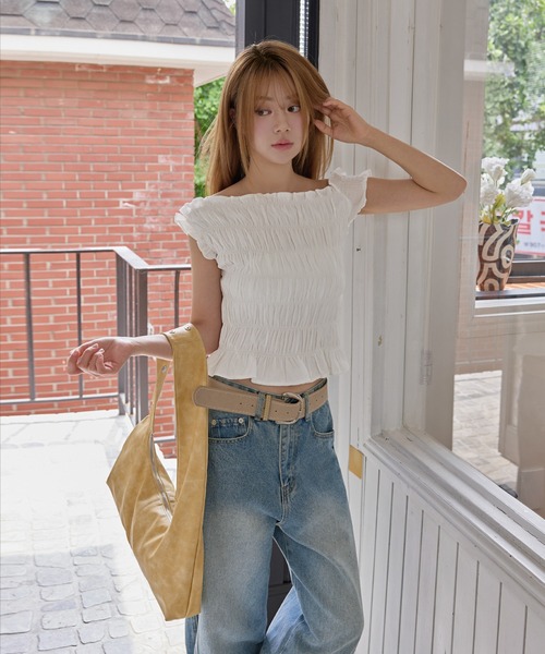 UNE MANSION(ユヌマンション)の「アシンメトリーワンショルダースモークブラウス(Tシャツ/カットソー・レディース・レッド/ネイビー/ブラック/アイボリー・FREE)」の6枚目の写真