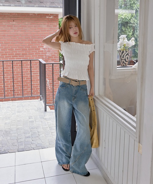 UNE MANSION(ユヌマンション)の「アシンメトリーワンショルダースモークブラウス(Tシャツ/カットソー・レディース・レッド/ネイビー/ブラック/アイボリー・FREE)」の7枚目の写真
