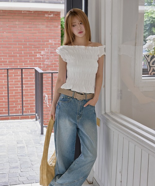 UNE MANSION(ユヌマンション)の「アシンメトリーワンショルダースモークブラウス(Tシャツ/カットソー・レディース・レッド/ネイビー/ブラック/アイボリー・FREE)」の8枚目の写真