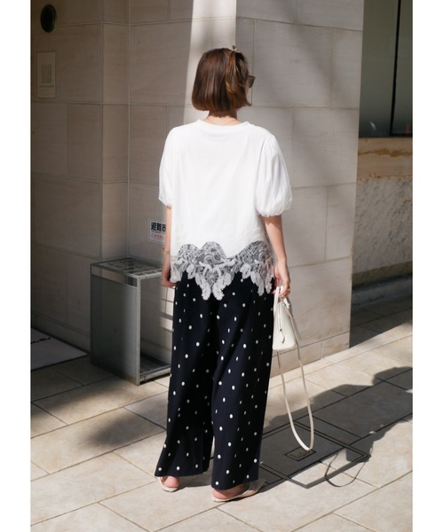 BeBeoD(べベッド)の「レースチュールドッキングパフスリーブトップス(Tシャツ/カットソー・レディース・ホワイト/ブラック・フリー)」の6枚目の写真