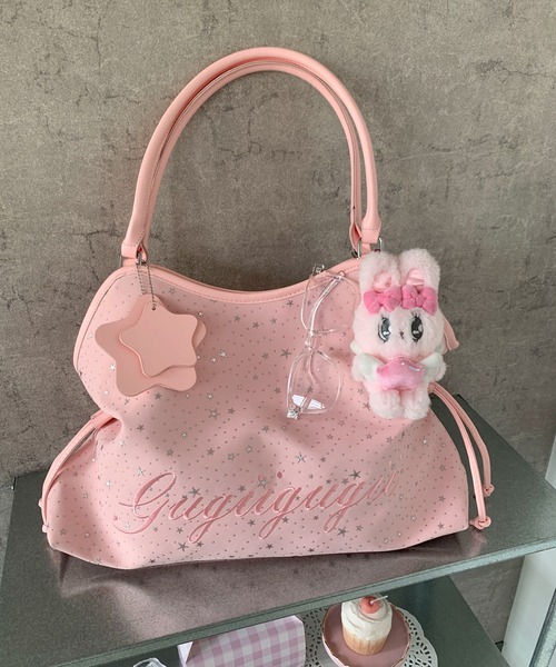 pyornim(ピョルニム)の「【お気に入り登録数5,000突破!】【A4サイズ対応】【スターチャーム付き】星柄 シャイニー ラメプリント 刺繍 ロゴ サイドドロスト トートバッグ ショルダーバッグ(トートバッグ・レディース・ブルー/ブラック/ピンク/ホワイト・F)」の4枚目の写真