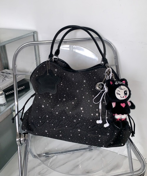 pyornim(ピョルニム)の「【お気に入り登録数5,000突破!】【A4サイズ対応】【スターチャーム付き】星柄 シャイニー ラメプリント 刺繍 ロゴ サイドドロスト トートバッグ ショルダーバッグ(トートバッグ・レディース・ブルー/ブラック/ピンク/ホワイト・F)」の3枚目の写真