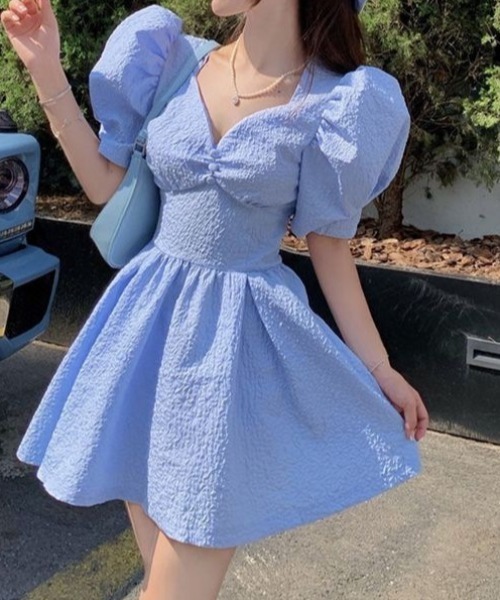 SHEPP(シープ)の「立体パフスリーブ ジャガードミニフレアワンピース(ワンピース・レディース・サックスブルー/ブラック/ホワイト・F)」の3枚目の写真