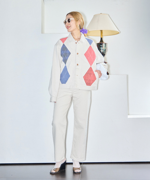 KURO(クロ)の「KURO OPTIMA OFF WHITE ONE WASH 964029:デニムパンツ(デニムパンツ・レディース・アイボリー・25/27)」の3枚目の写真